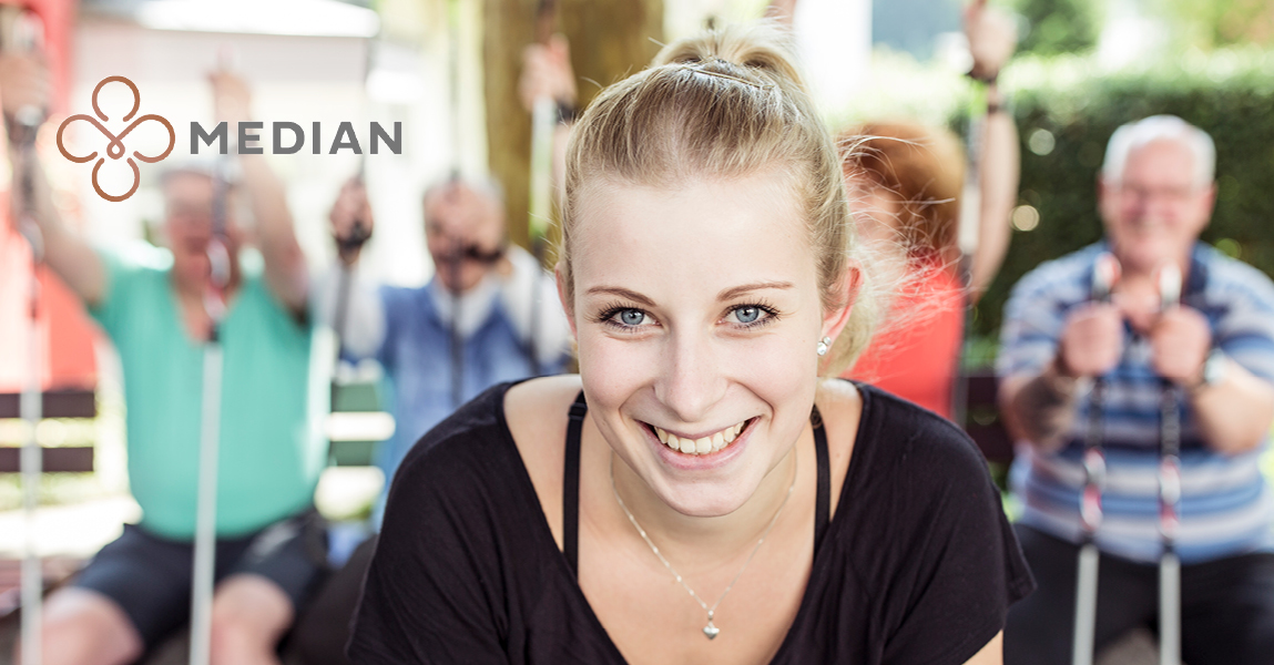 MEDIAN-FB-Sporttherapie-3 Median Kliniken, Job: Sporttherapeutin mit ihrer Reha-Grupe an; Walking, Physio